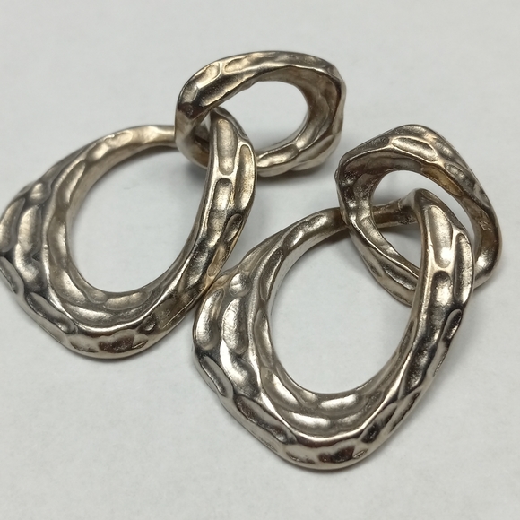 TAT Signed Copyright Vintage Textured Silver Metal Doorknocker Earrings EUC - Picture 2 of 5